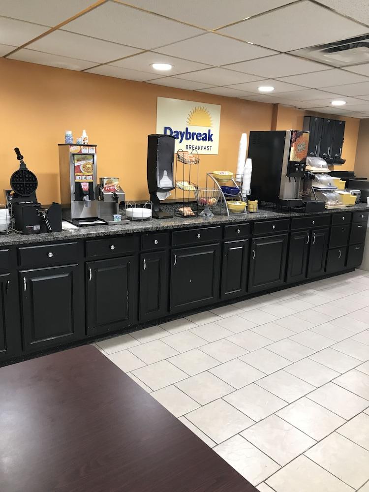 Days Inn By Wyndham Fort Wright Cincinnati Area Kültér fotó
